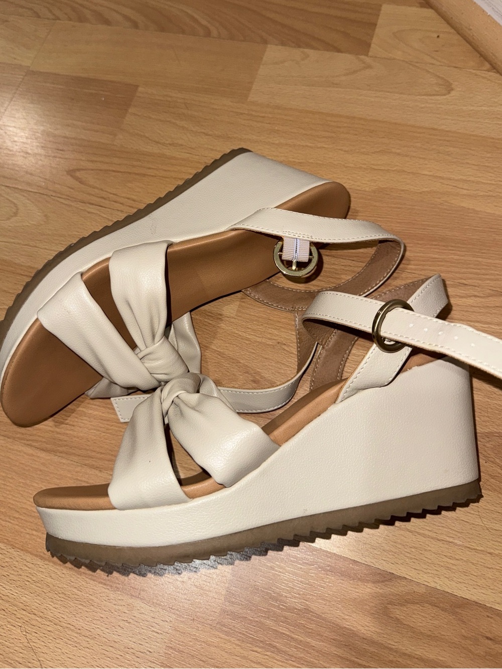 Women Leather tan wedge Sandals👡 Sz 10